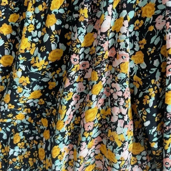 NWOT Black Floral Crop Wrap Top w Tie - Picture 5 of 5